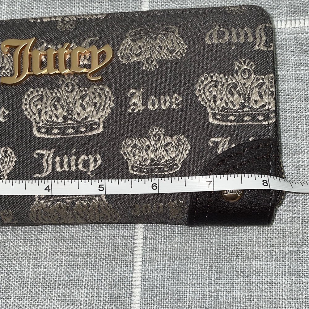 Viral Juicy Couture Brown and Gold Crown Zip Wallet w/gold jewel Scottie charm - Picture 10 of 12